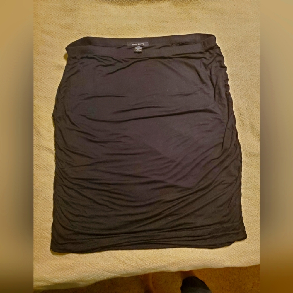 Black knit skirt